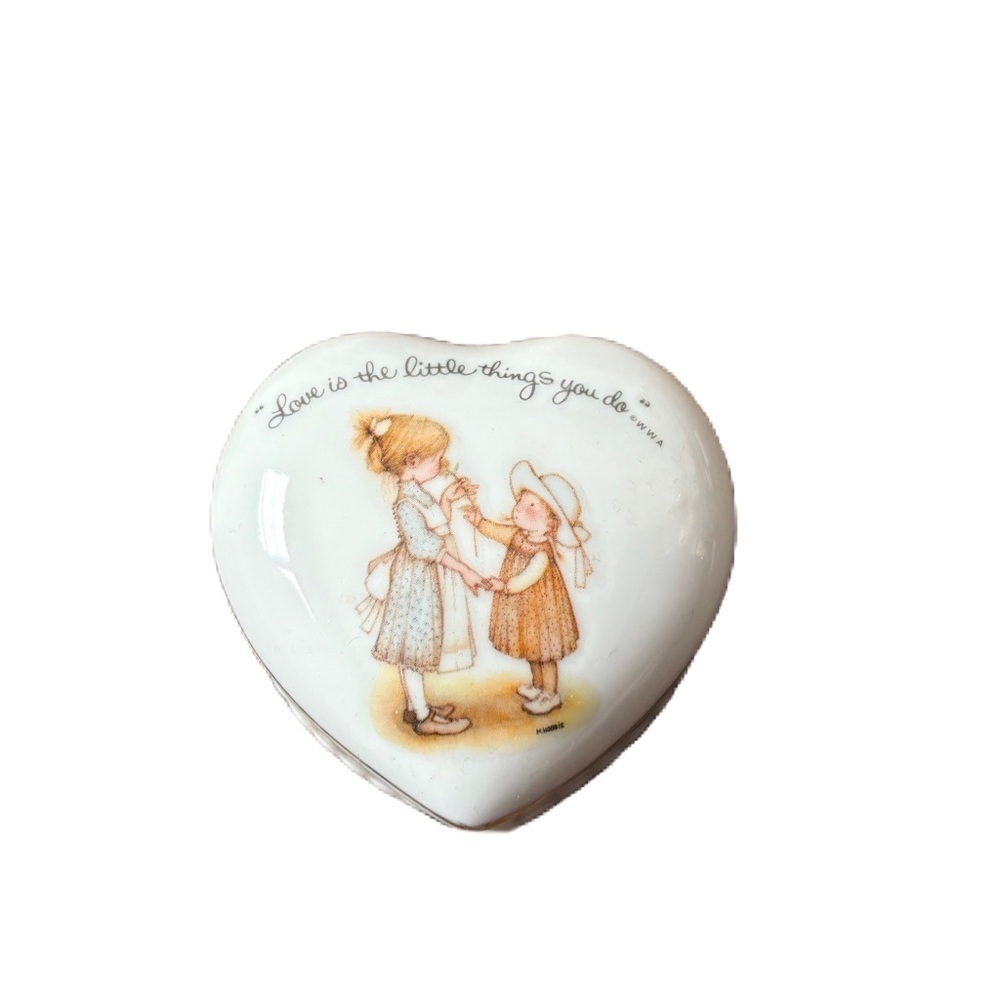 Vintage Holly Hobbie Heart Trinket Box & Lid (2 pieces) Genuine Porcelain - 1973